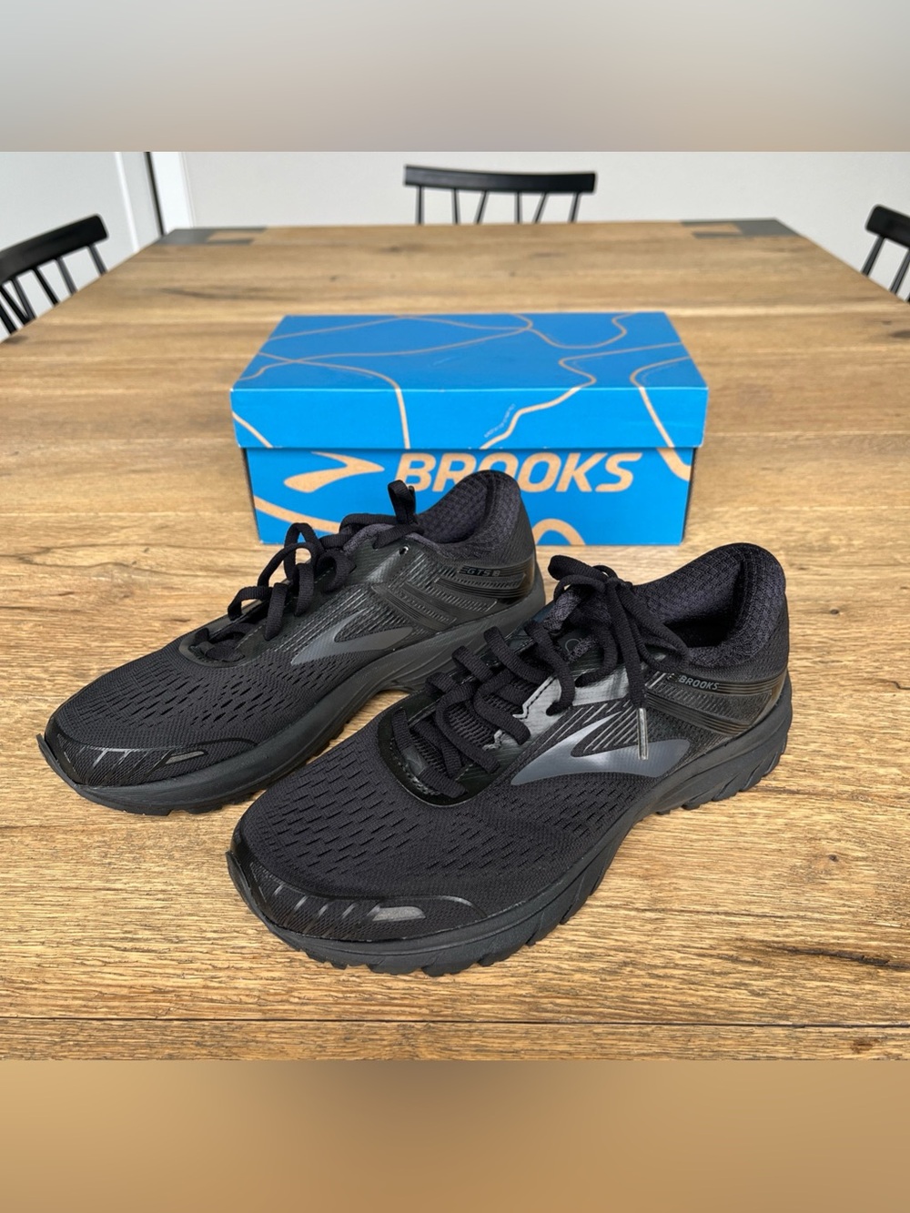 Size 8M / 9.5 W Brooks Adrenaline GTS 18 Running Sneakers Black 110271 1D 026